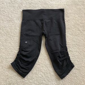 Lululemon Gray Luxtreme 24” Crop Leggings Size 10